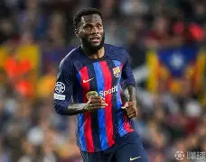 效力于西甲巴塞罗那足球俱乐部